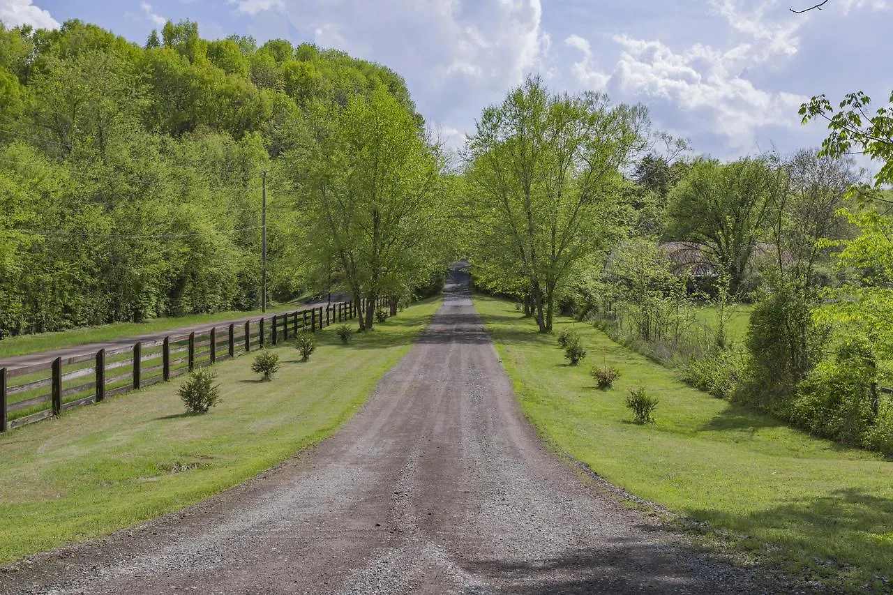 Villa 4 Bedroom Country Getaway Nashville